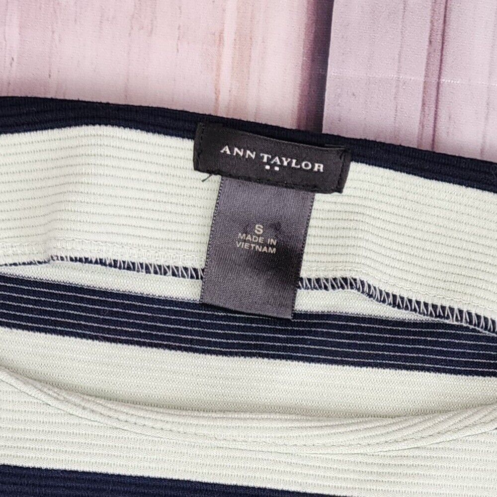 Ann Taylor Size S Medium Weight Poly Rayon Spandex Stripe Long Sleeve Round Neck - Picture 4 of 5